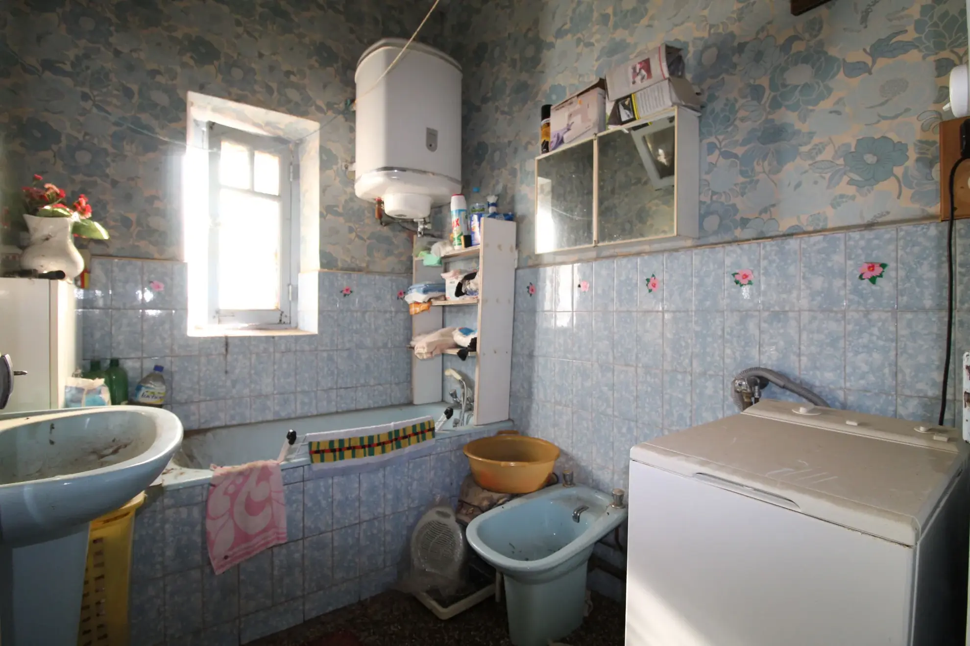 Maison avec appartement, local commercial et terrain à Saint-Affrique – Potentiel et emplacement idéal 