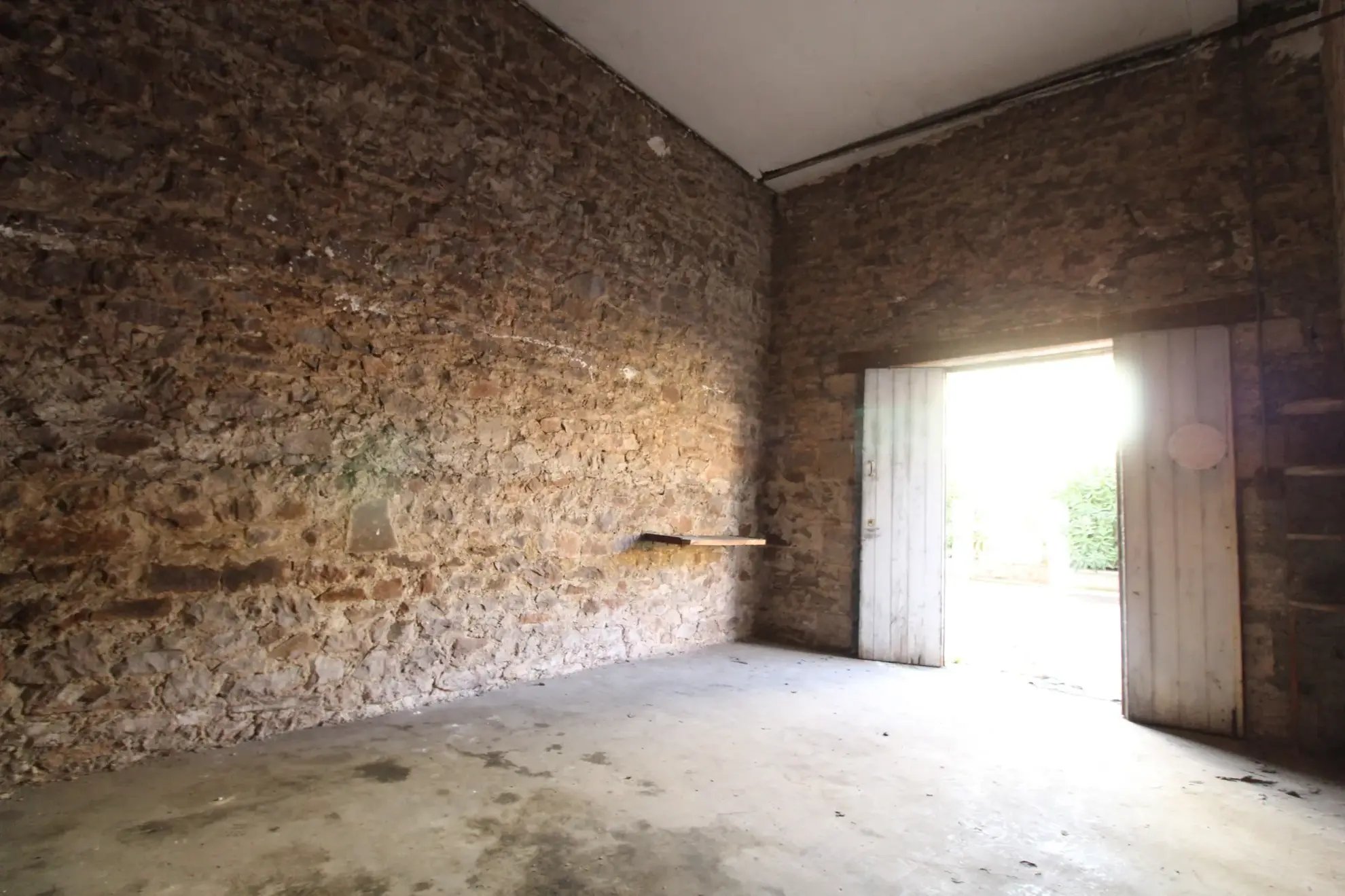 Maison avec appartement, local commercial et terrain à Saint-Affrique – Potentiel et emplacement idéal 