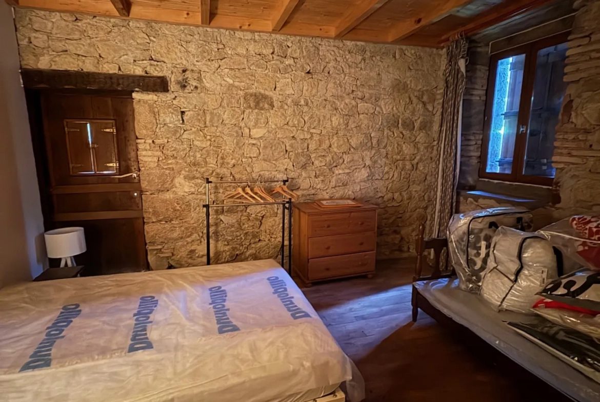 Charmante maison en pierre avec grand terrain dans le Lot (46) 