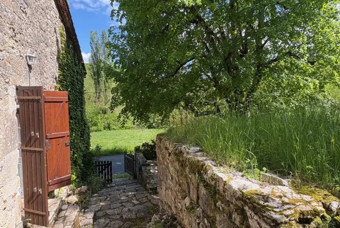 Charmante maison en pierre avec grand terrain dans le Lot (46) 