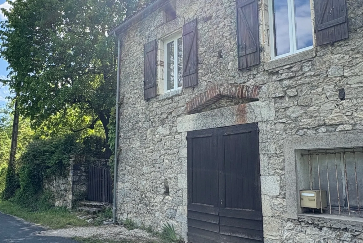 Charmante maison en pierre avec grand terrain dans le Lot (46) 