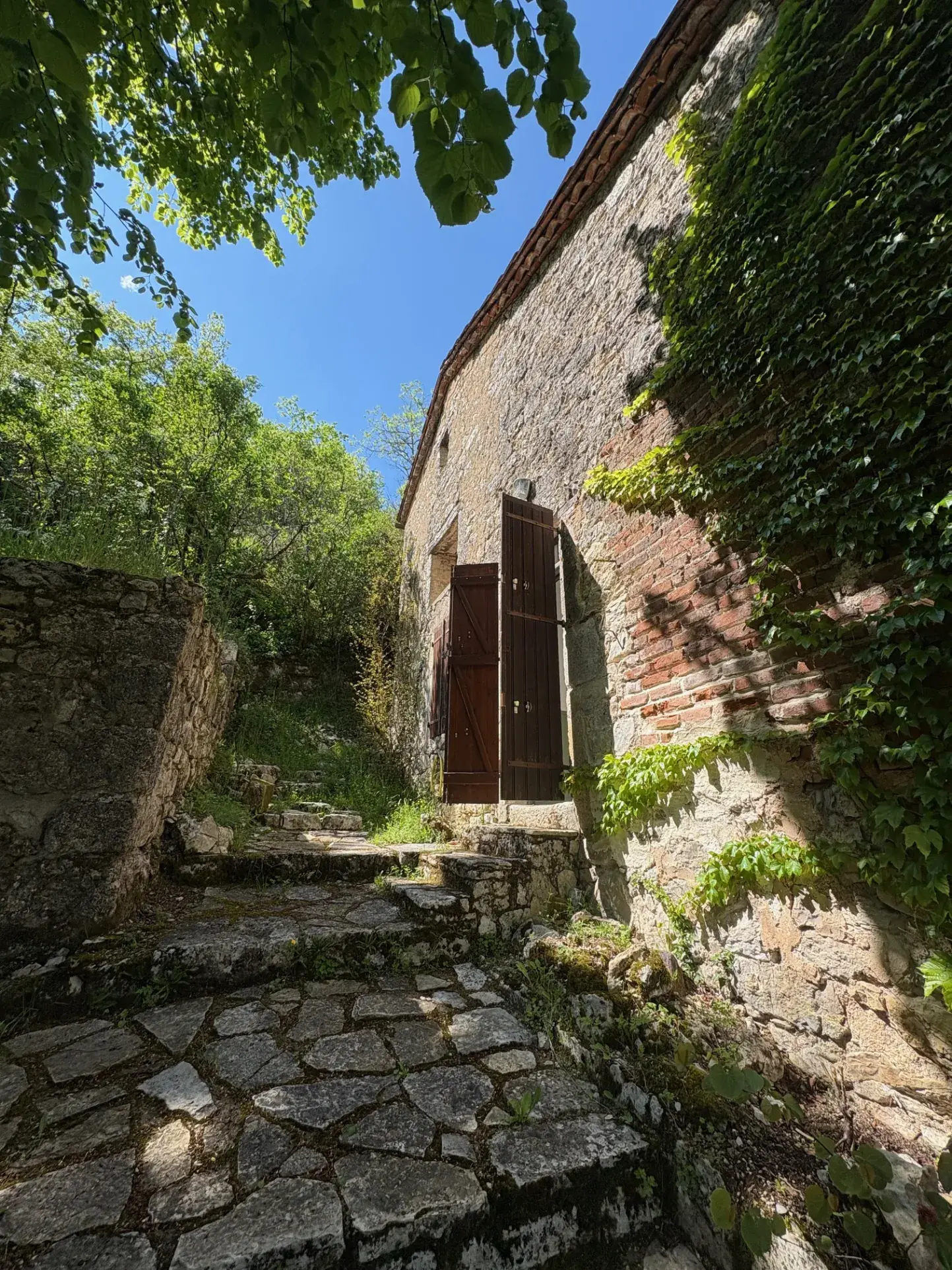 Charmante maison en pierre avec grand terrain dans le Lot (46) 