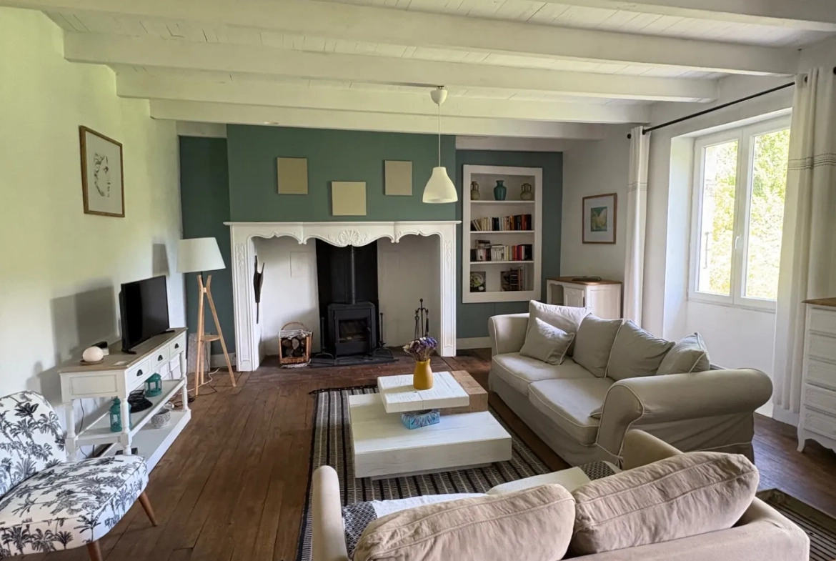 Charmante maison en pierre avec grand terrain dans le Lot (46) 