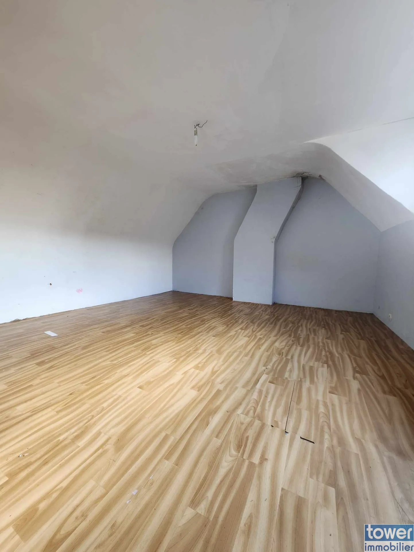 Maison à Auchel de 85 m² avec cour, idéale pour investissement ou première acquisition 