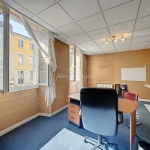 Espace de consultation lumineux à Saint-Affrique - 57 m² avec ascenseur