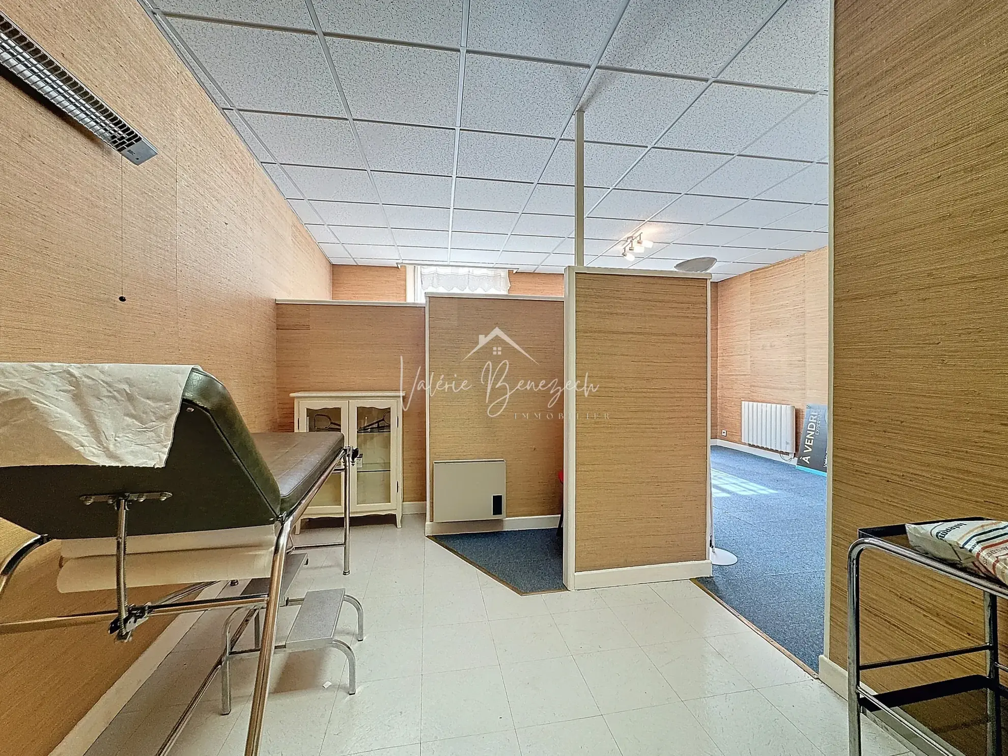 Espace de consultation lumineux à Saint-Affrique - 57 m² avec ascenseur 