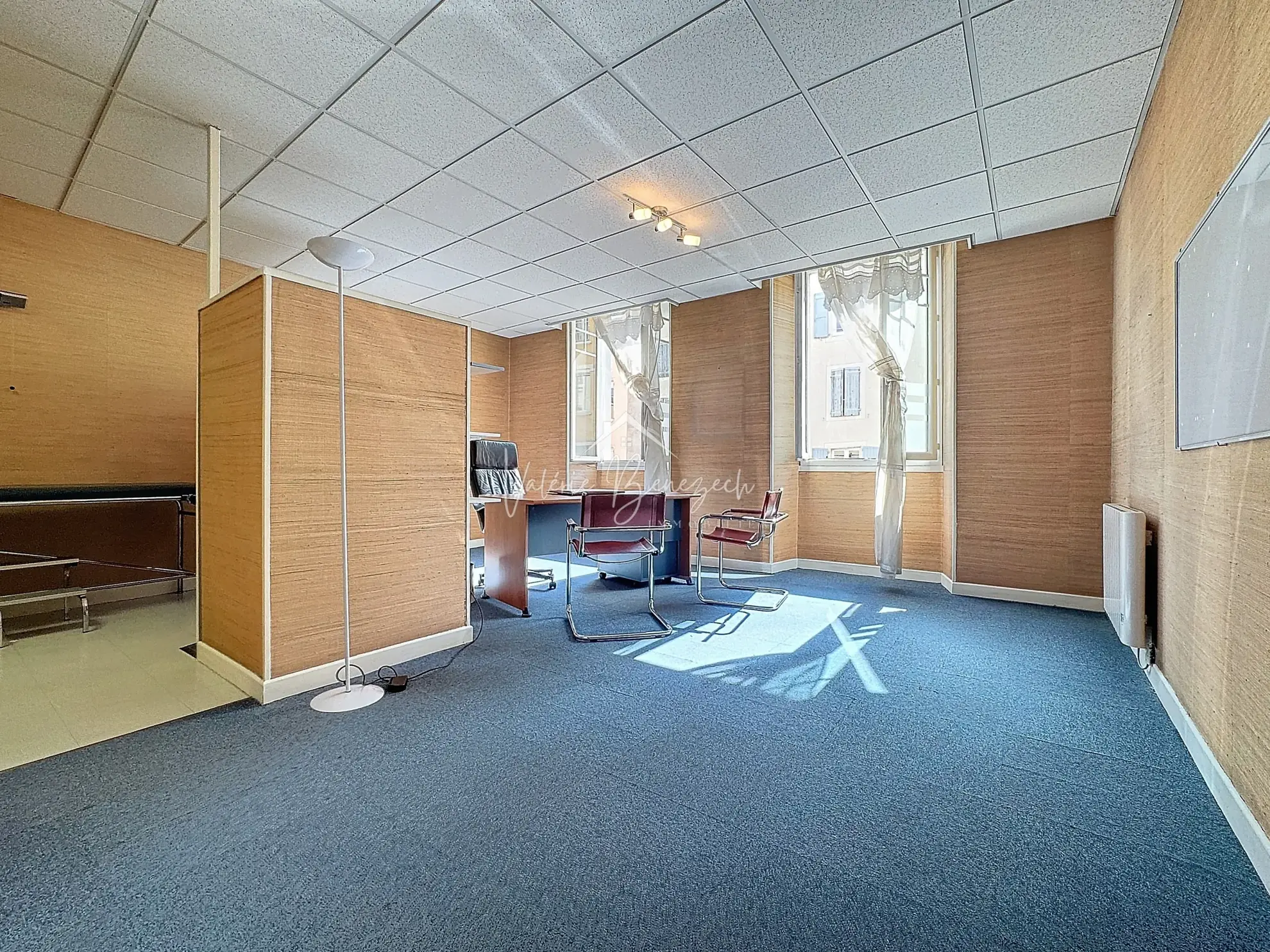 Espace de consultation lumineux à Saint-Affrique - 57 m² avec ascenseur 
