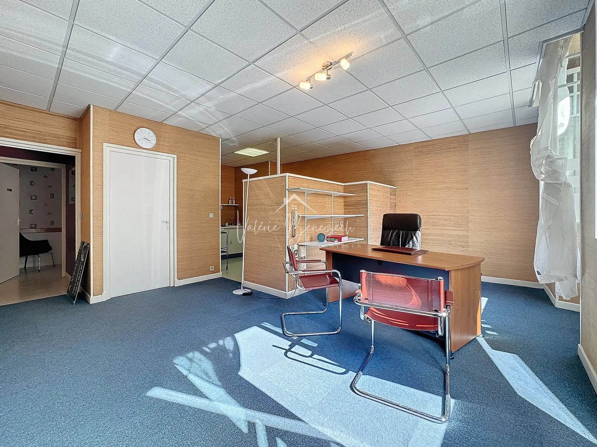 Espace de consultation lumineux à Saint-Affrique - 57 m² avec ascenseur 