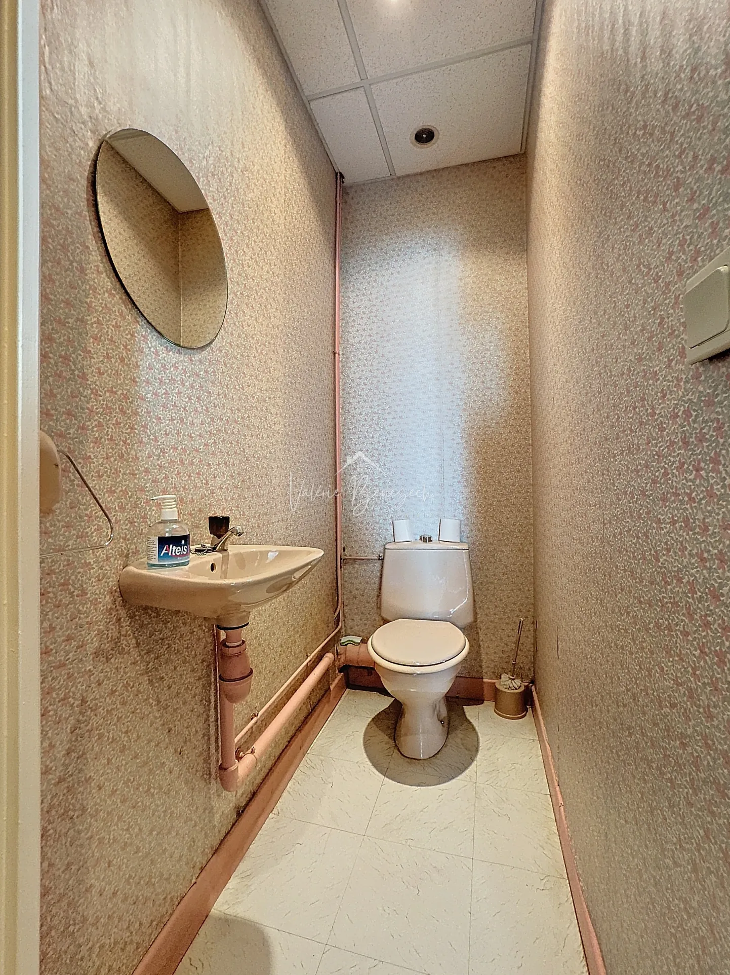 Espace de consultation lumineux à Saint-Affrique - 57 m² avec ascenseur 