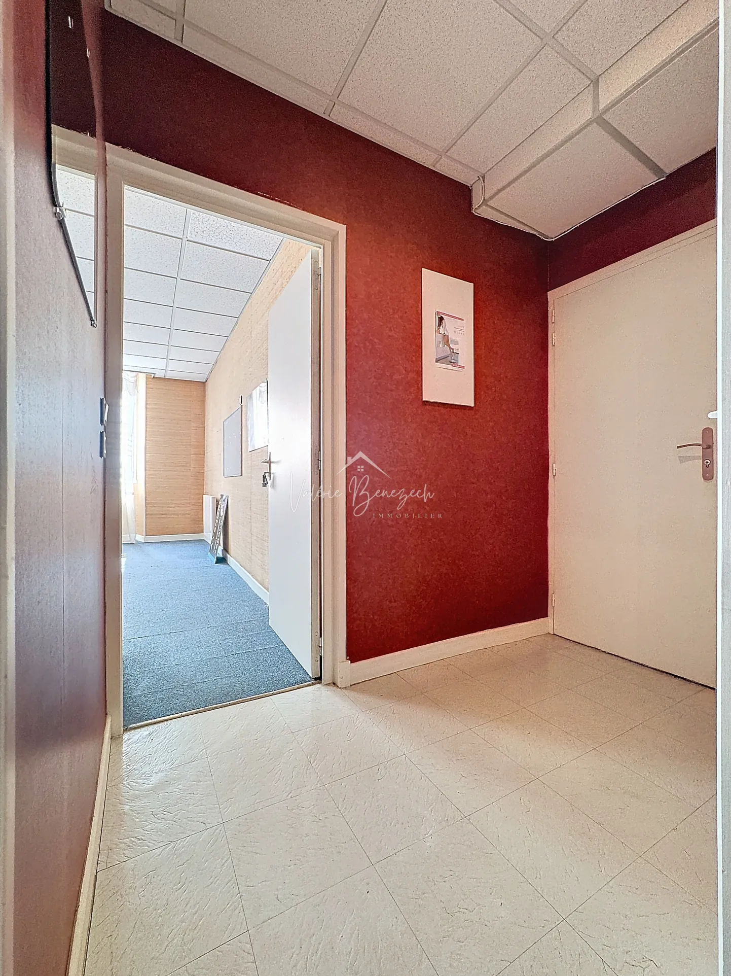 Espace de consultation lumineux à Saint-Affrique - 57 m² avec ascenseur 
