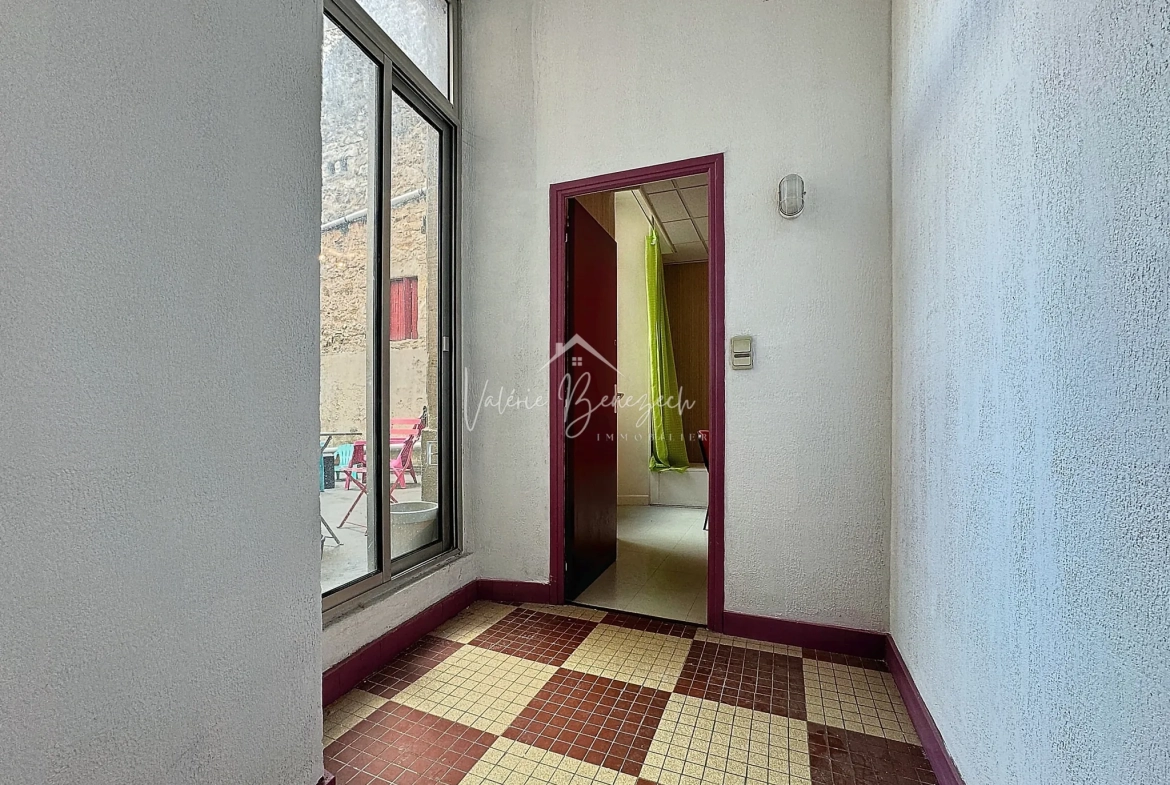 Espace de consultation lumineux à Saint-Affrique - 57 m² avec ascenseur 