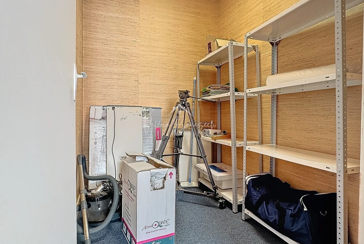 Espace de consultation lumineux à Saint-Affrique - 57 m² avec ascenseur 