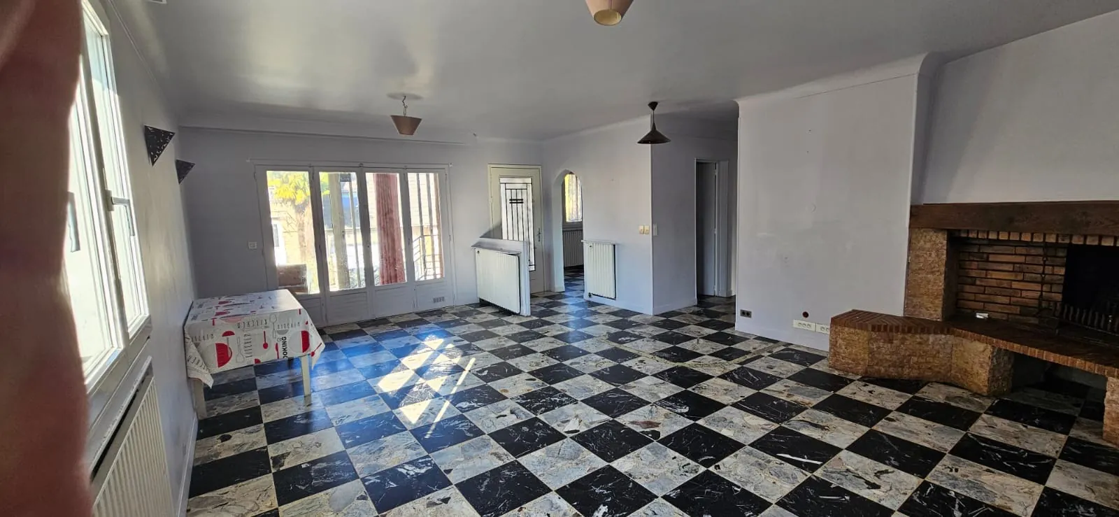 Appartement T4 à rénover de 81,52 m² aux Pavillons-sous-Bois – Potentiel et calme 