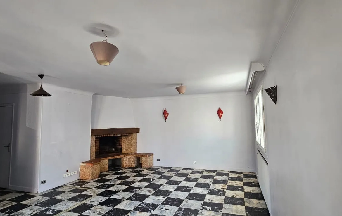 Appartement T4 à rénover de 81,52 m² aux Pavillons-sous-Bois – Potentiel et calme 