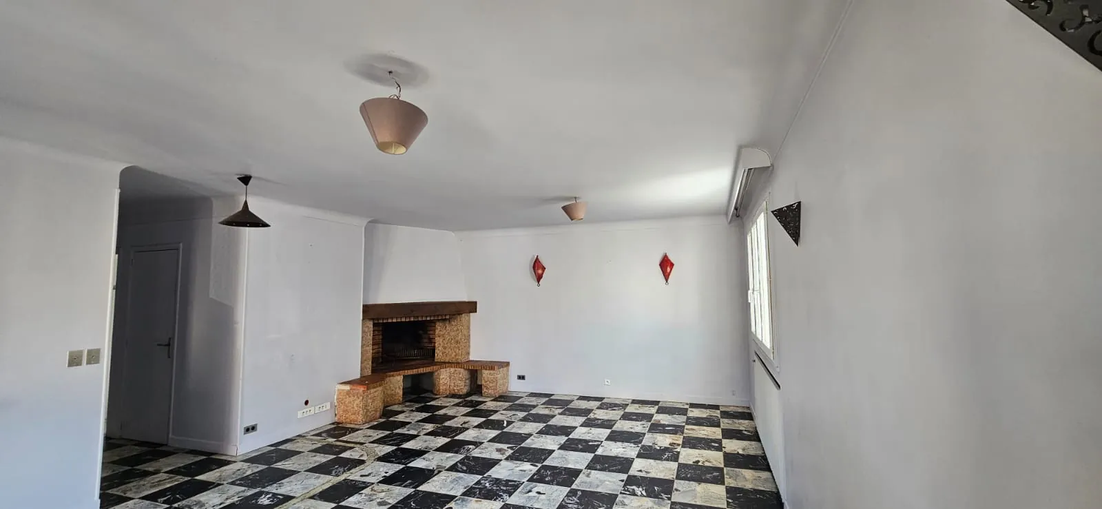 Appartement T4 à rénover de 81,52 m² aux Pavillons-sous-Bois – Potentiel et calme 