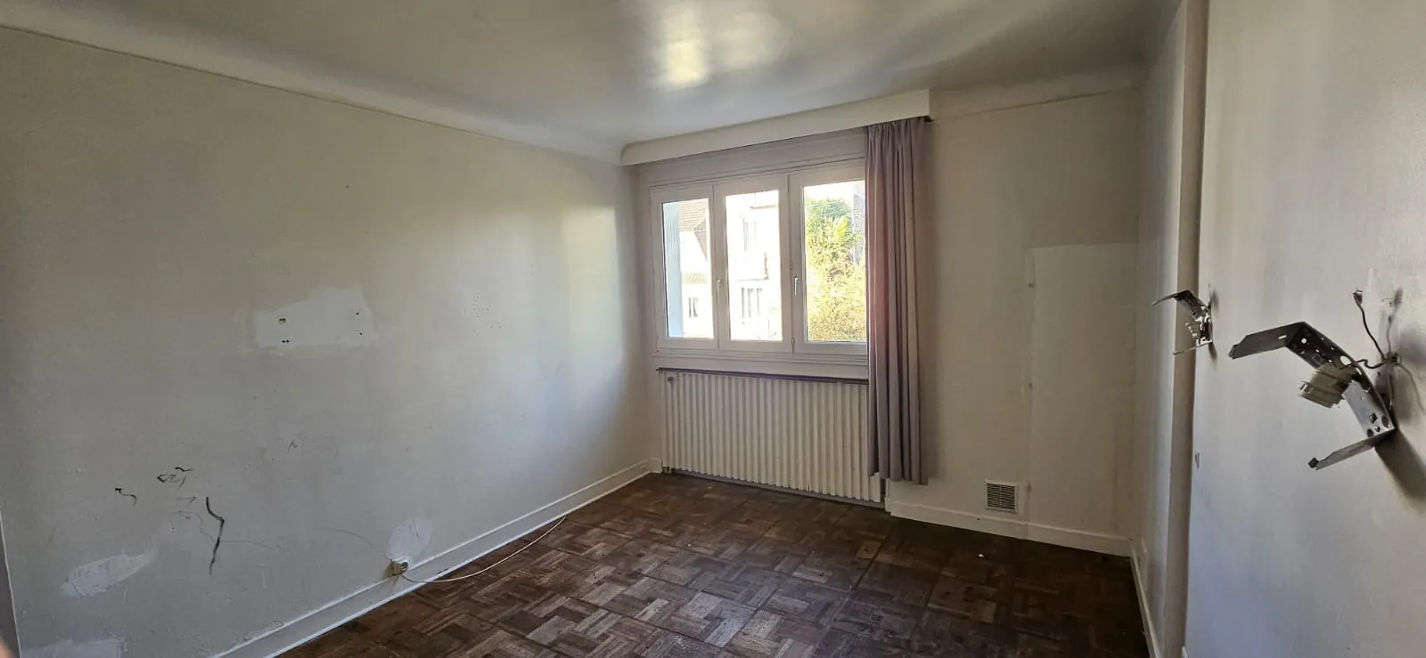 Appartement T4 à rénover de 81,52 m² aux Pavillons-sous-Bois – Potentiel et calme 