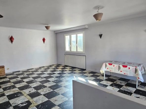 Appartement T4 à rénover de 81,52 m² aux Pavillons-sous-Bois – Potentiel et calme 