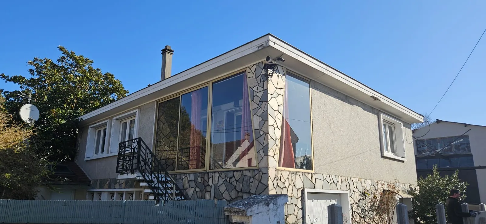 Appartement T4 à rénover de 81,52 m² aux Pavillons-sous-Bois – Potentiel et calme 