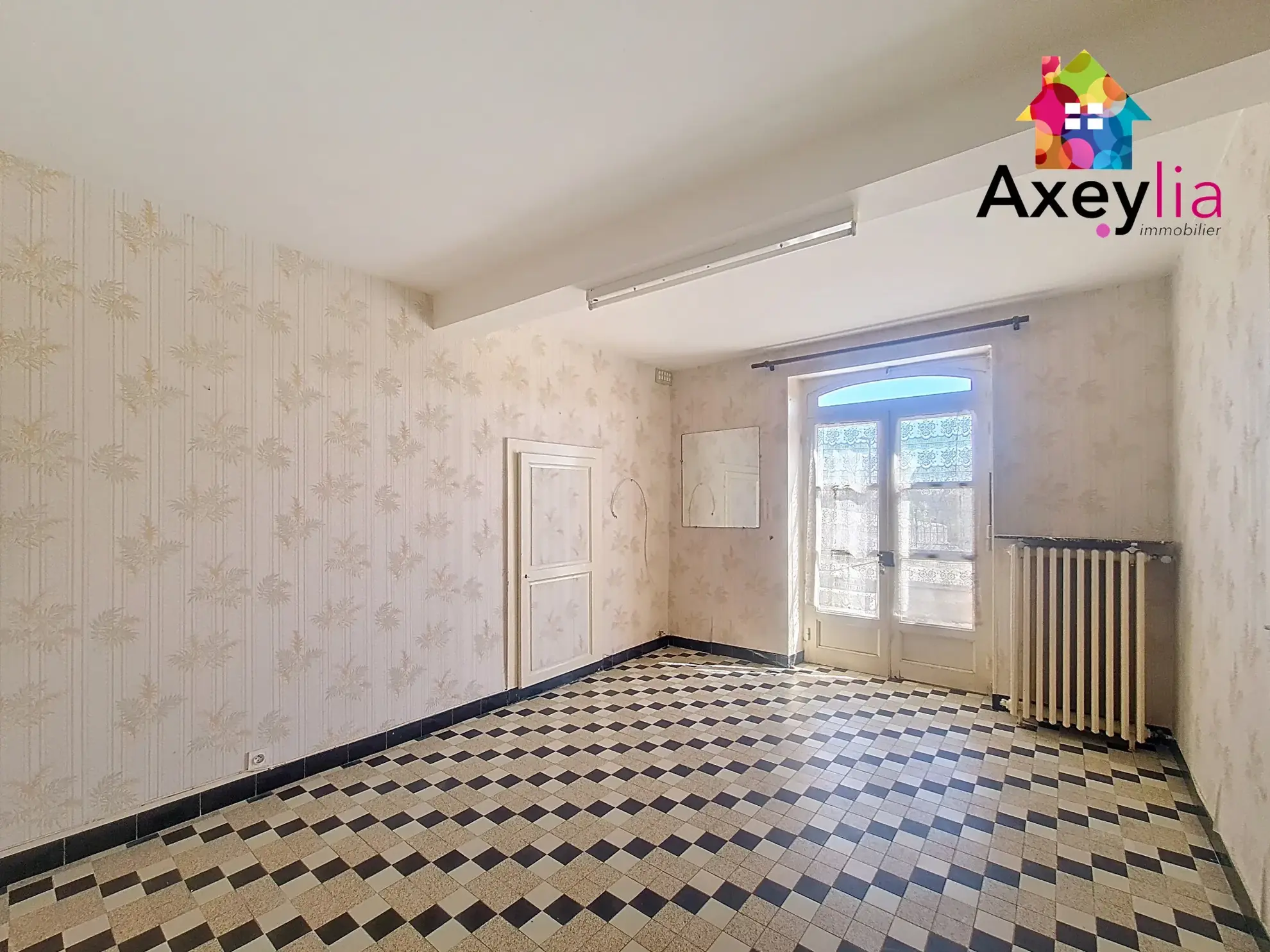 Maison à vendre à Melay (71) avec 3 chambres, garage et cour 