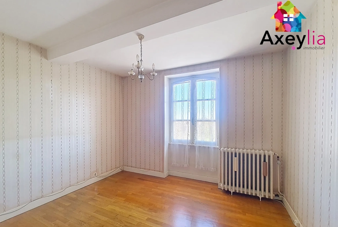 Maison à vendre à Melay (71) avec 3 chambres, garage et cour 