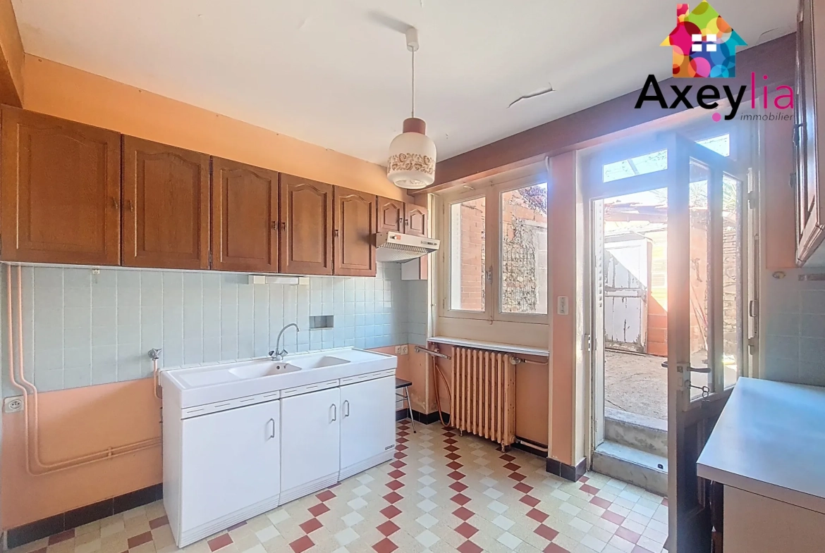 Maison à vendre à Melay (71) avec 3 chambres, garage et cour 