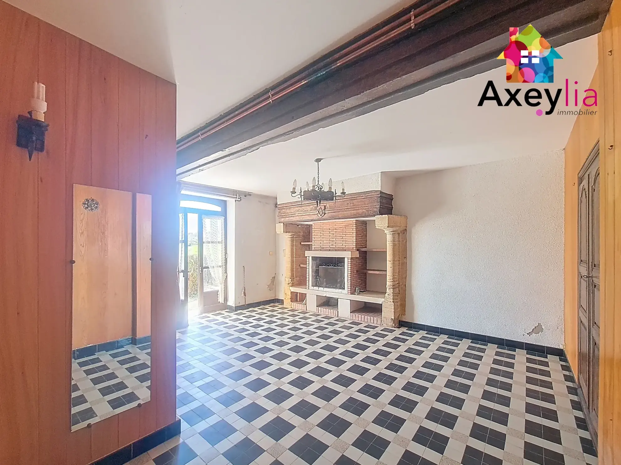 Maison à vendre à Melay (71) avec 3 chambres, garage et cour 