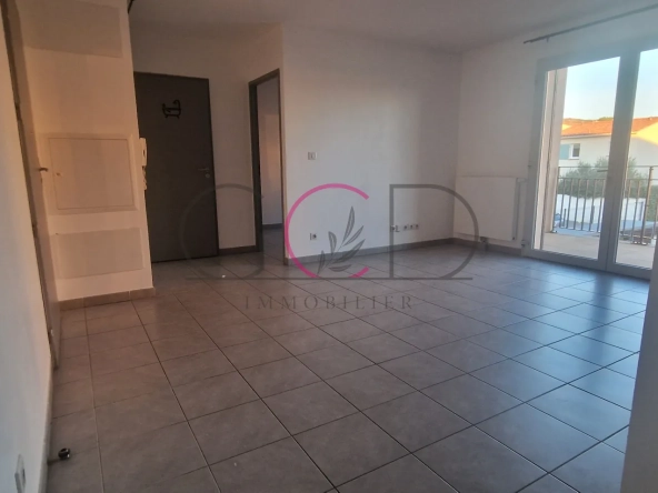 Appartement T3 de 55 m² avec terrasse à Coudoux, proximité commerces