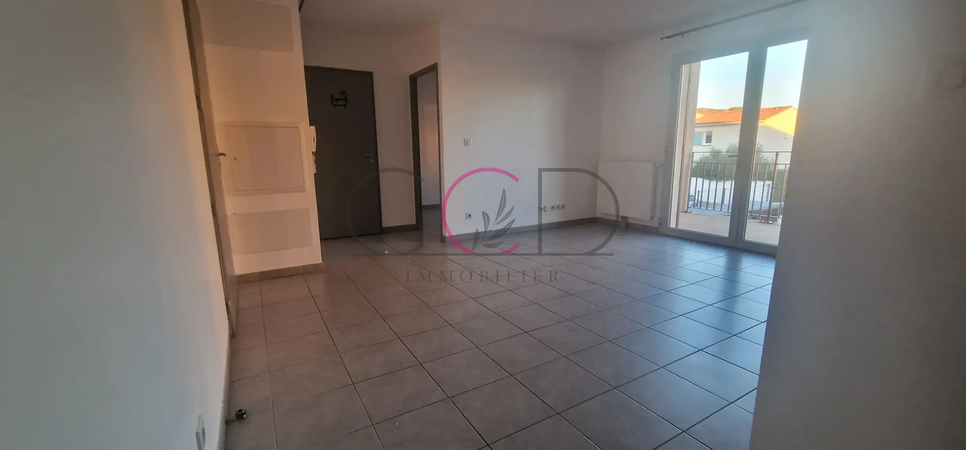 Appartement T3 de 55 m² avec terrasse à Coudoux, proximité commerces 