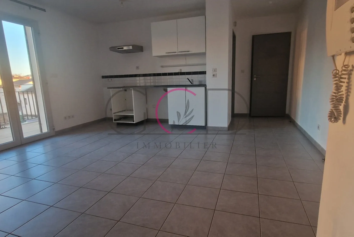 Appartement T3 de 55 m² avec terrasse à Coudoux, proximité commerces 