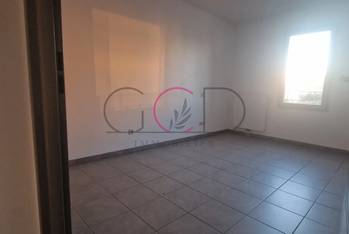 Appartement T3 de 55 m² avec terrasse à Coudoux, proximité commerces 