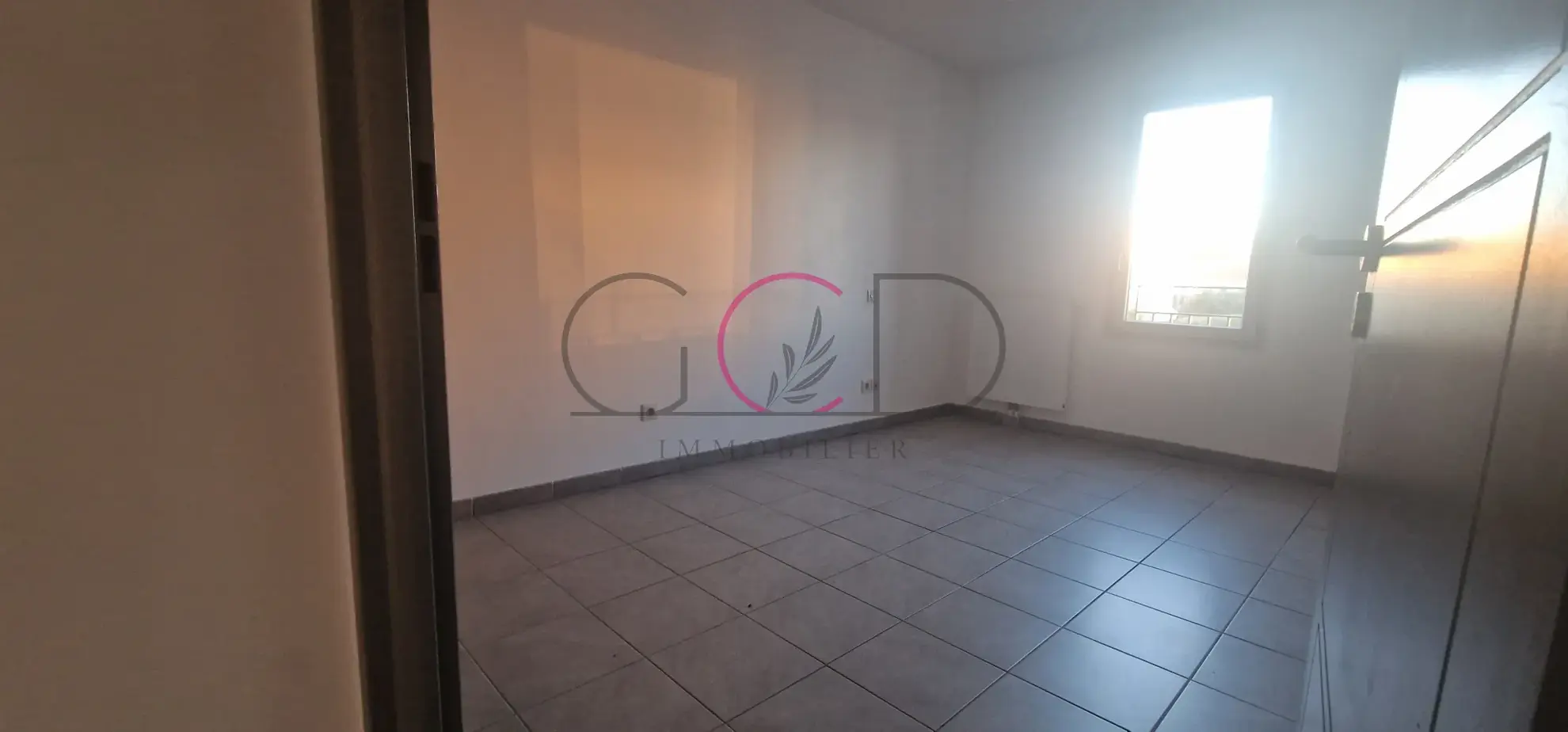 Appartement T3 de 55 m² avec terrasse à Coudoux, proximité commerces 