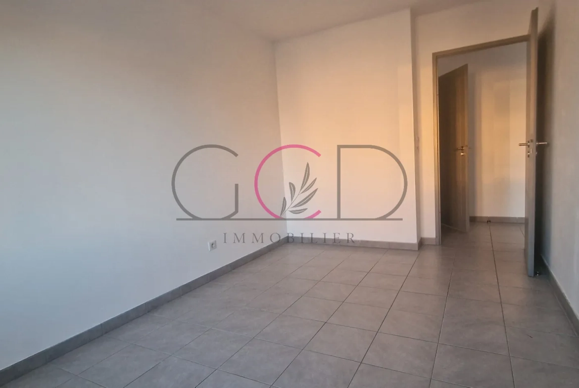 Appartement T3 de 55 m² avec terrasse à Coudoux, proximité commerces 