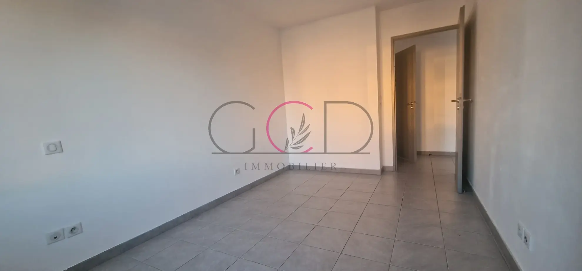 Appartement T3 de 55 m² avec terrasse à Coudoux, proximité commerces 
