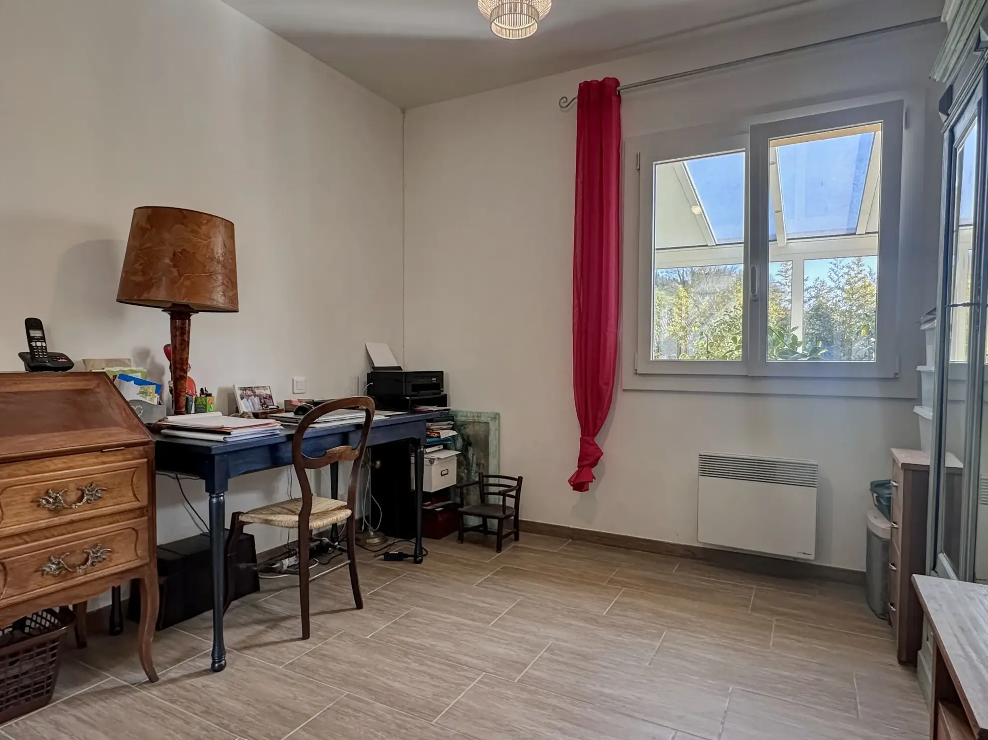 Villa contemporaine à Villeneuve-sur-Lot avec 3 chambres et jardin clos de 1910 m² 