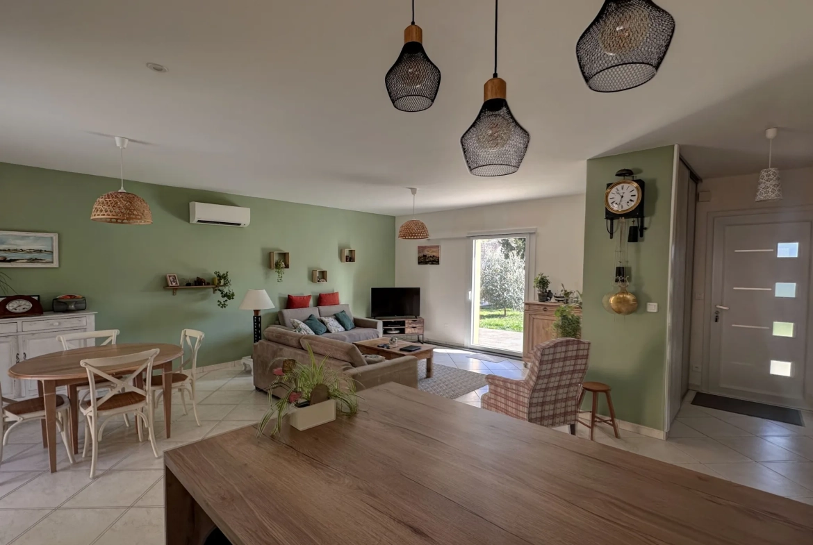 Villa contemporaine à Villeneuve-sur-Lot avec 3 chambres et jardin clos de 1910 m² 