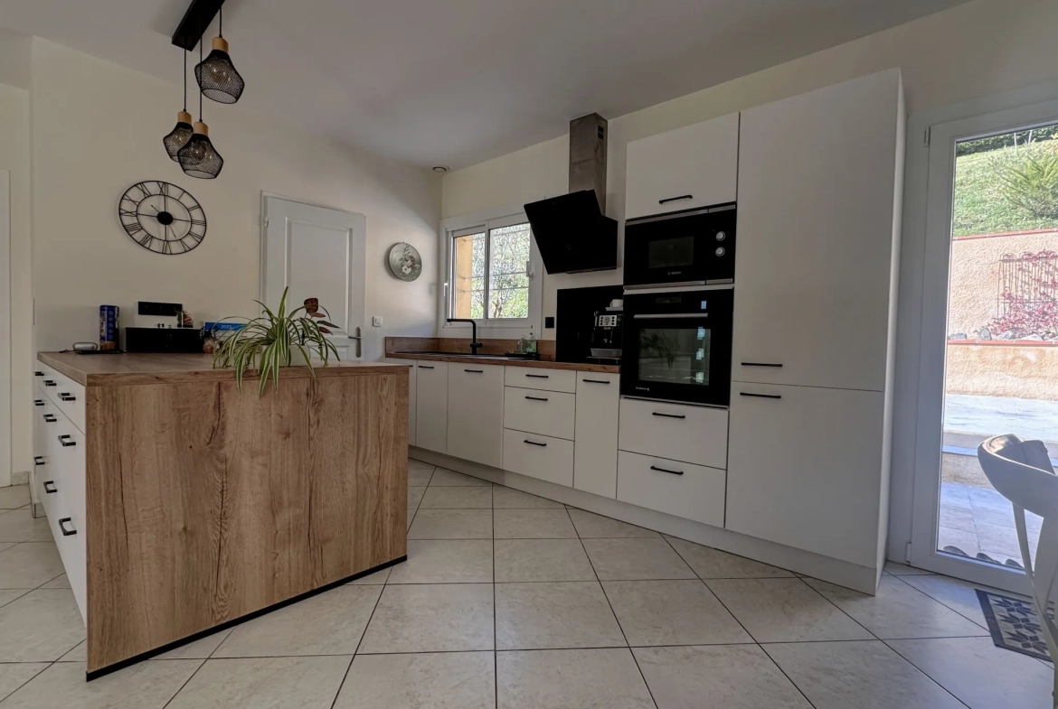 Villa contemporaine à Villeneuve-sur-Lot avec 3 chambres et jardin clos de 1910 m² 