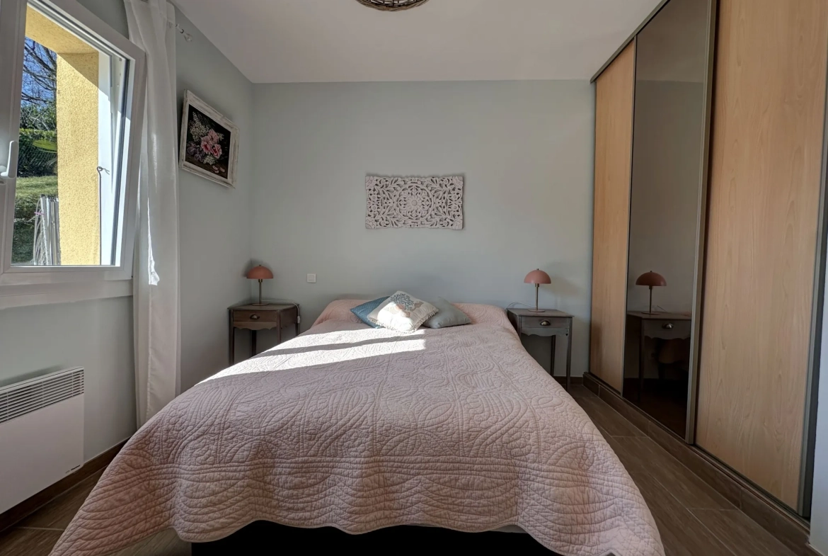 Villa contemporaine à Villeneuve-sur-Lot avec 3 chambres et jardin clos de 1910 m² 
