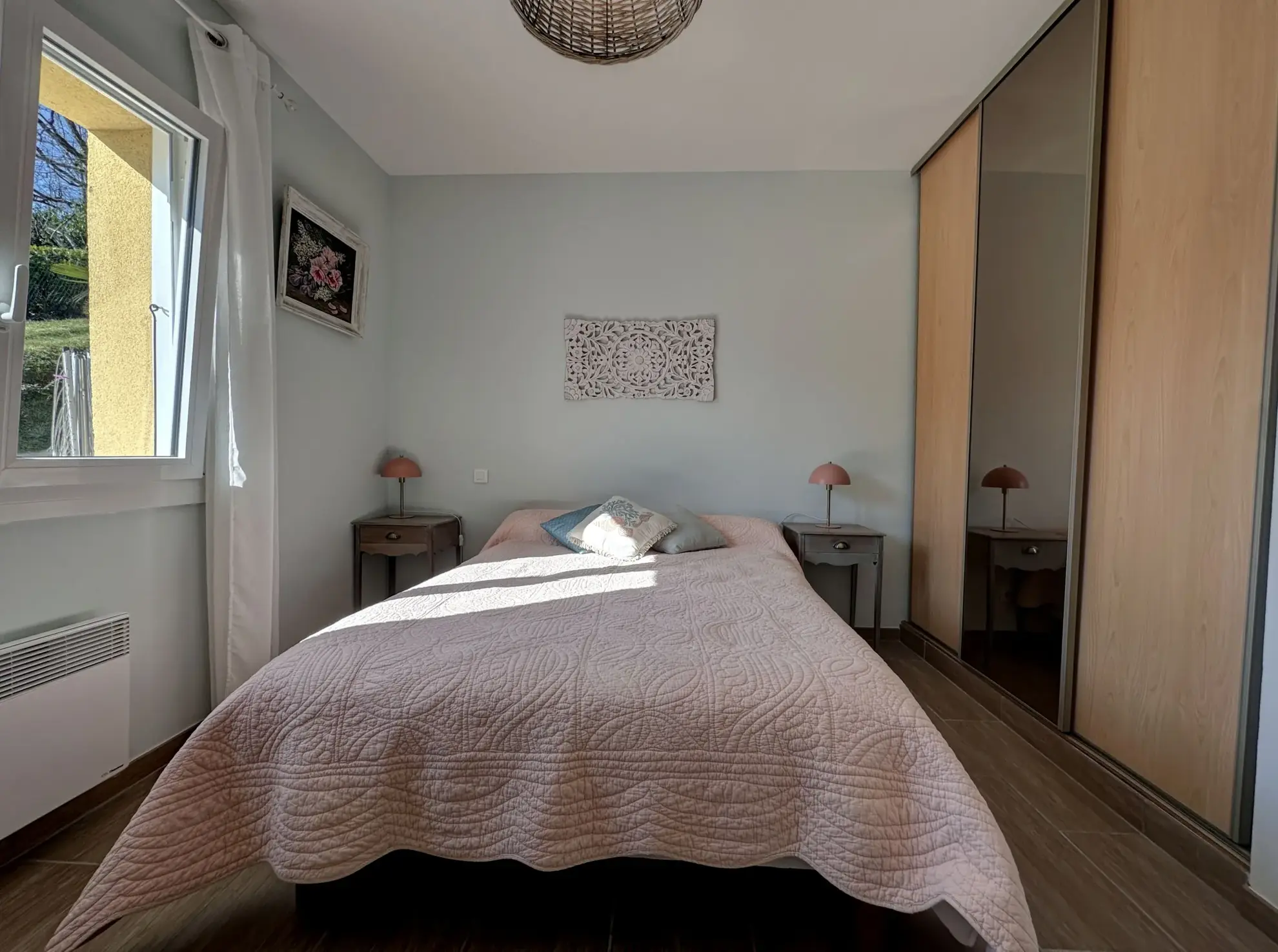Villa contemporaine à Villeneuve-sur-Lot avec 3 chambres et jardin clos de 1910 m² 