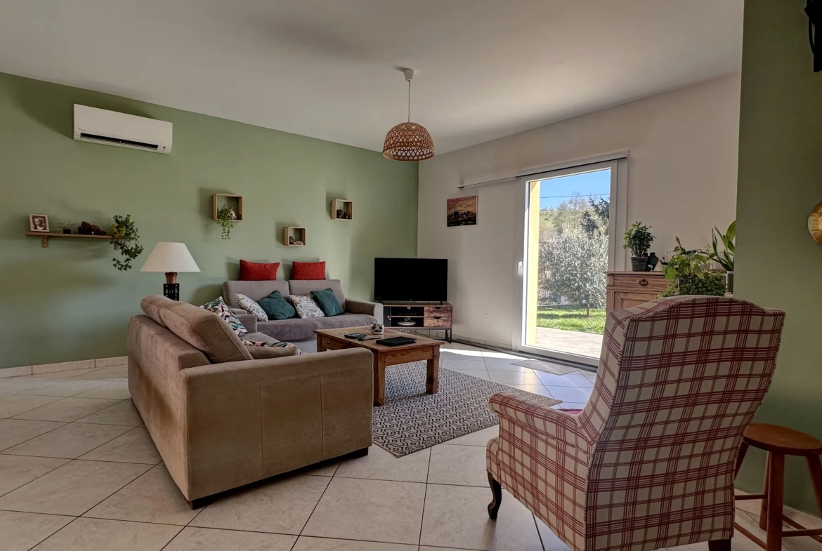 Villa contemporaine à Villeneuve-sur-Lot avec 3 chambres et jardin clos de 1910 m² 