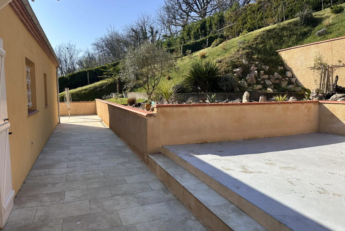 Villa contemporaine à Villeneuve-sur-Lot avec 3 chambres et jardin clos de 1910 m² 