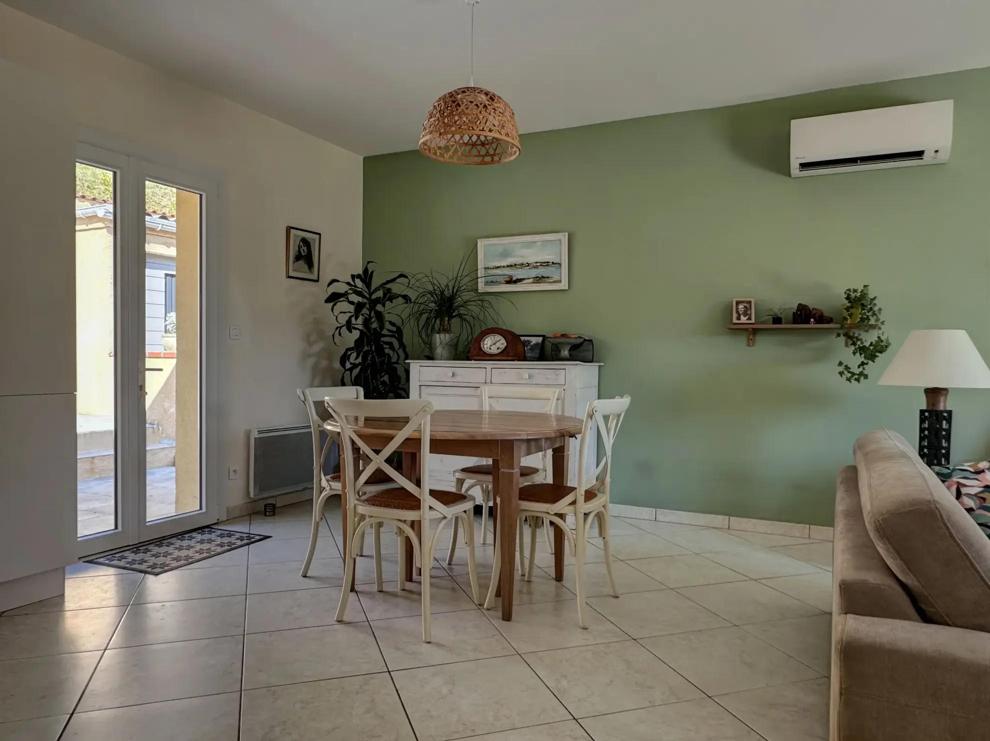 Villa contemporaine à Villeneuve-sur-Lot avec 3 chambres et jardin clos de 1910 m² 