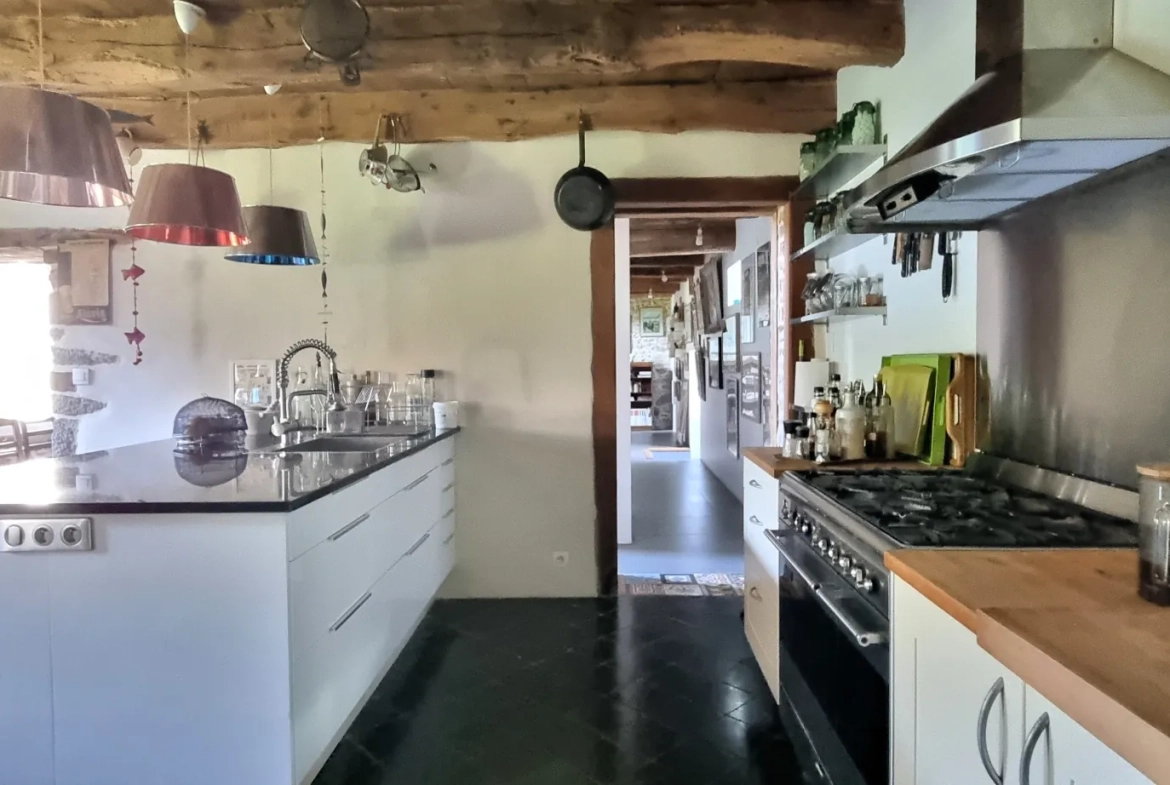 Magnifique longère de 5 pièces avec gîte indépendant à Ménéac, près de Rennes 