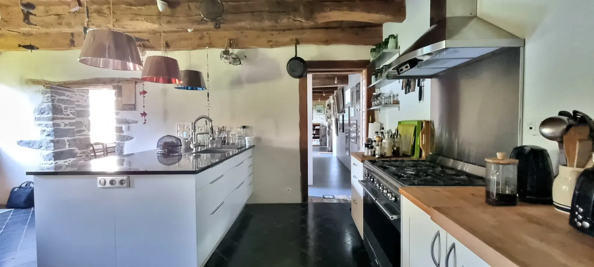 Magnifique longère de 5 pièces avec gîte indépendant à Ménéac, près de Rennes 