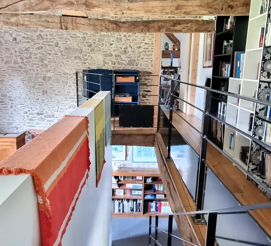 Magnifique longère de 5 pièces avec gîte indépendant à Ménéac, près de Rennes 
