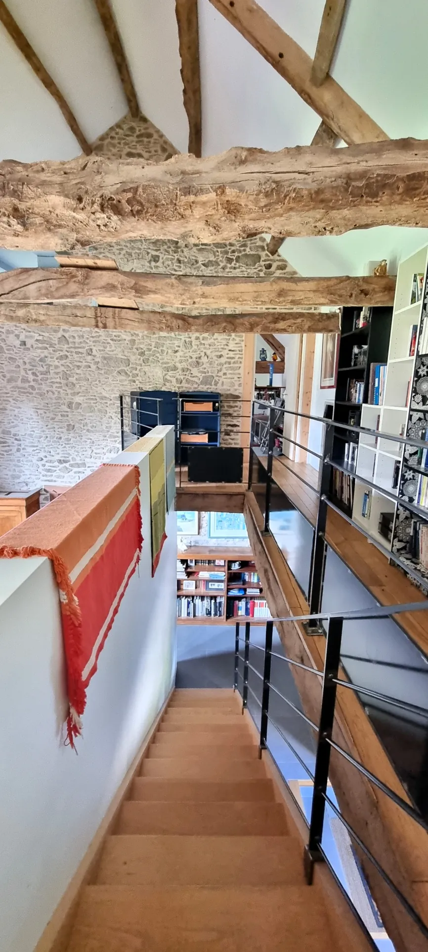 Magnifique longère de 5 pièces avec gîte indépendant à Ménéac, près de Rennes 