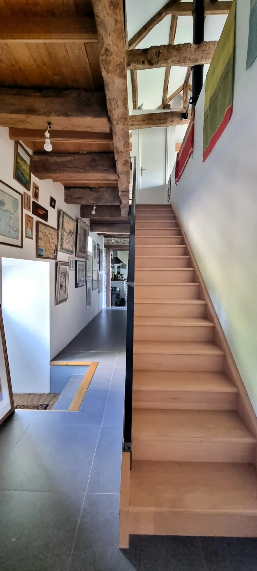 Magnifique longère de 5 pièces avec gîte indépendant à Ménéac, près de Rennes 