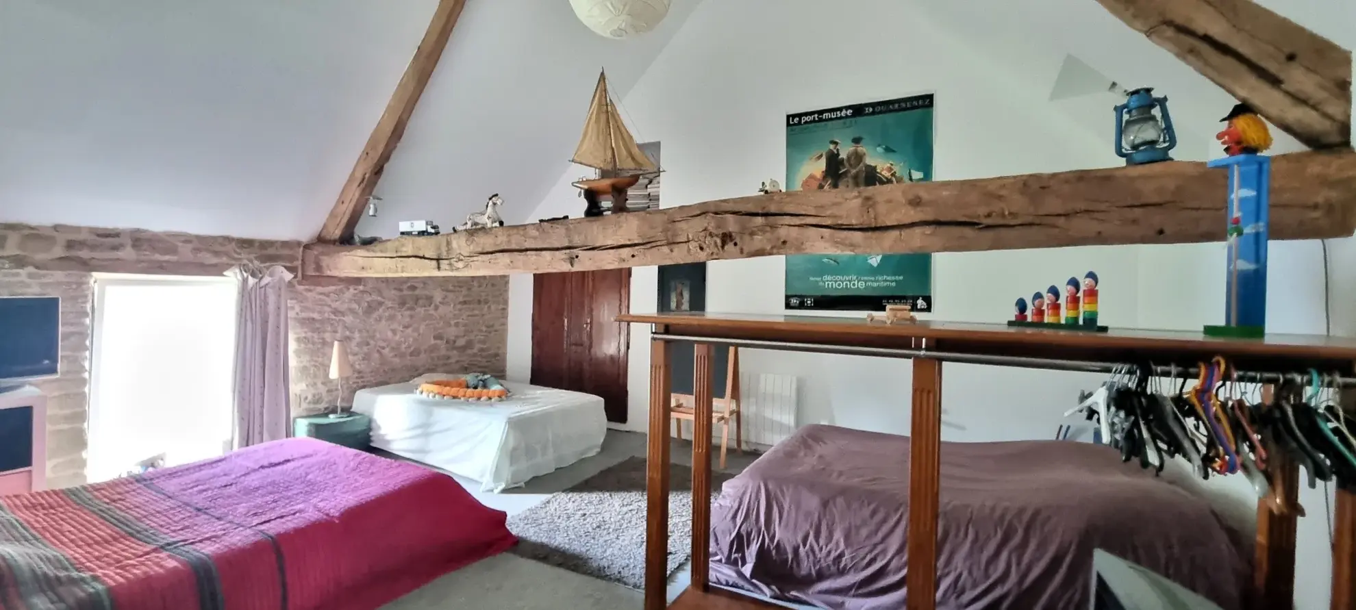 Magnifique longère de 5 pièces avec gîte indépendant à Ménéac, près de Rennes 
