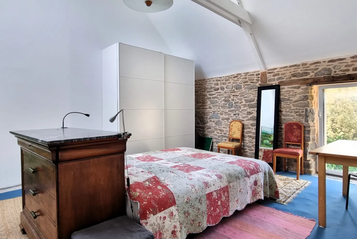 Magnifique longère de 5 pièces avec gîte indépendant à Ménéac, près de Rennes 