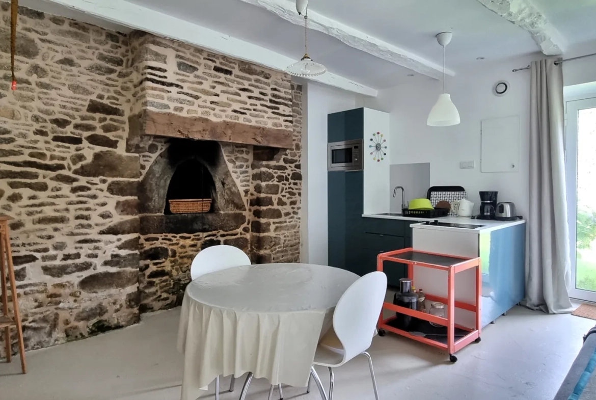 Magnifique longère de 5 pièces avec gîte indépendant à Ménéac, près de Rennes 