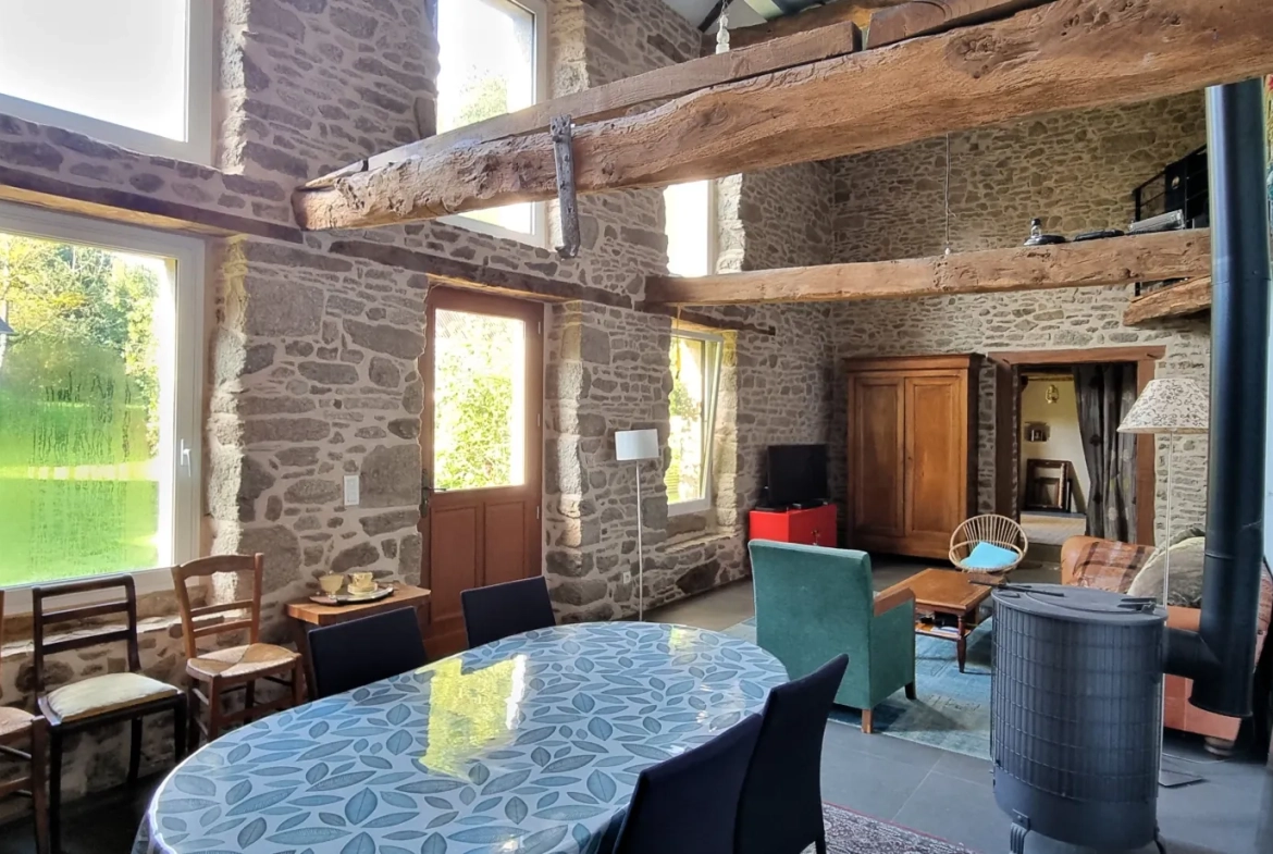 Magnifique longère de 5 pièces avec gîte indépendant à Ménéac, près de Rennes 